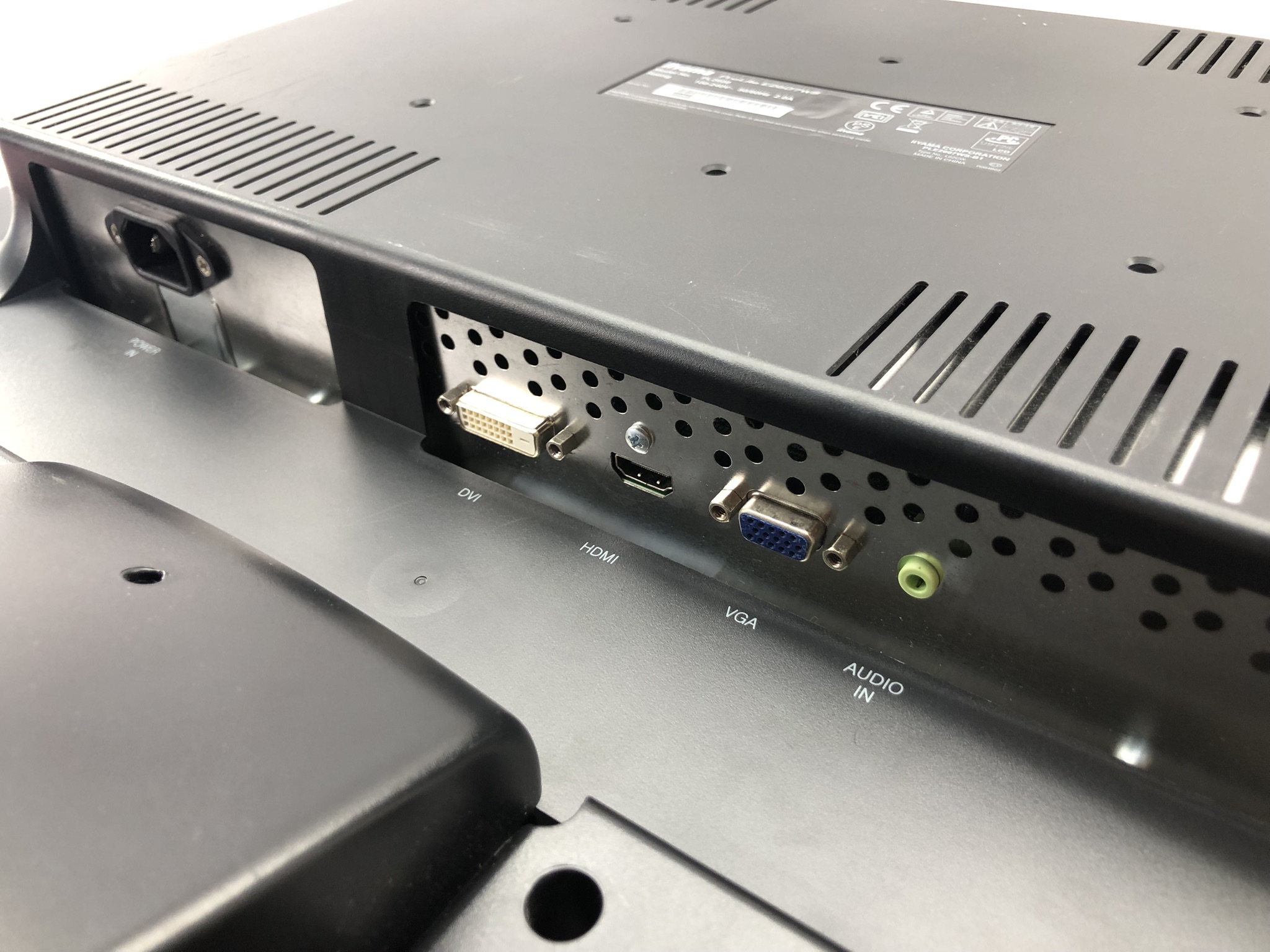 26" Iiyama E2607WSD 1920 x 1200 TN 16.10 - фото 3