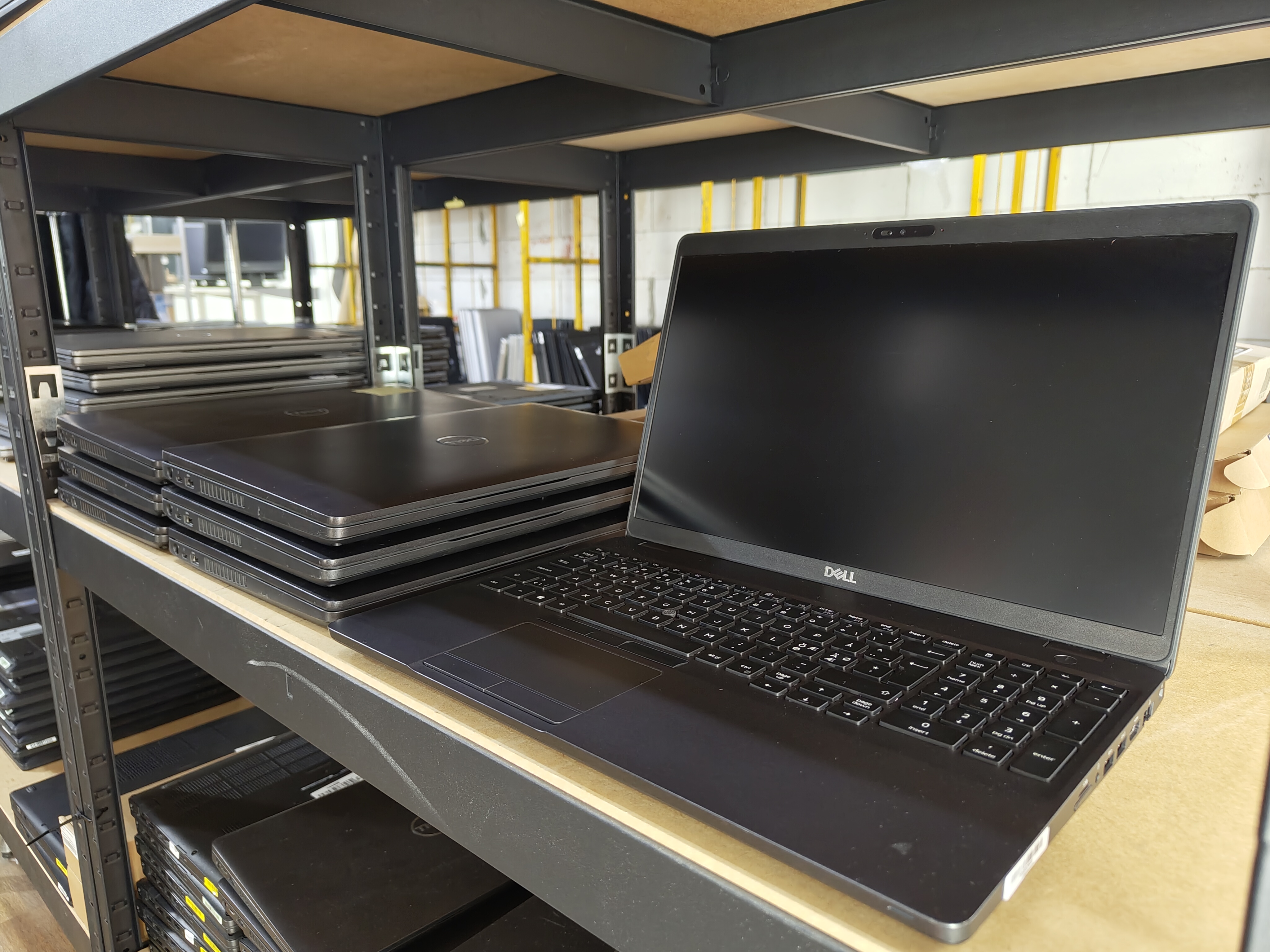 Dell Latitude 5501 Core i7 9850H / NVIDIA Geforce MX150 - фото 4