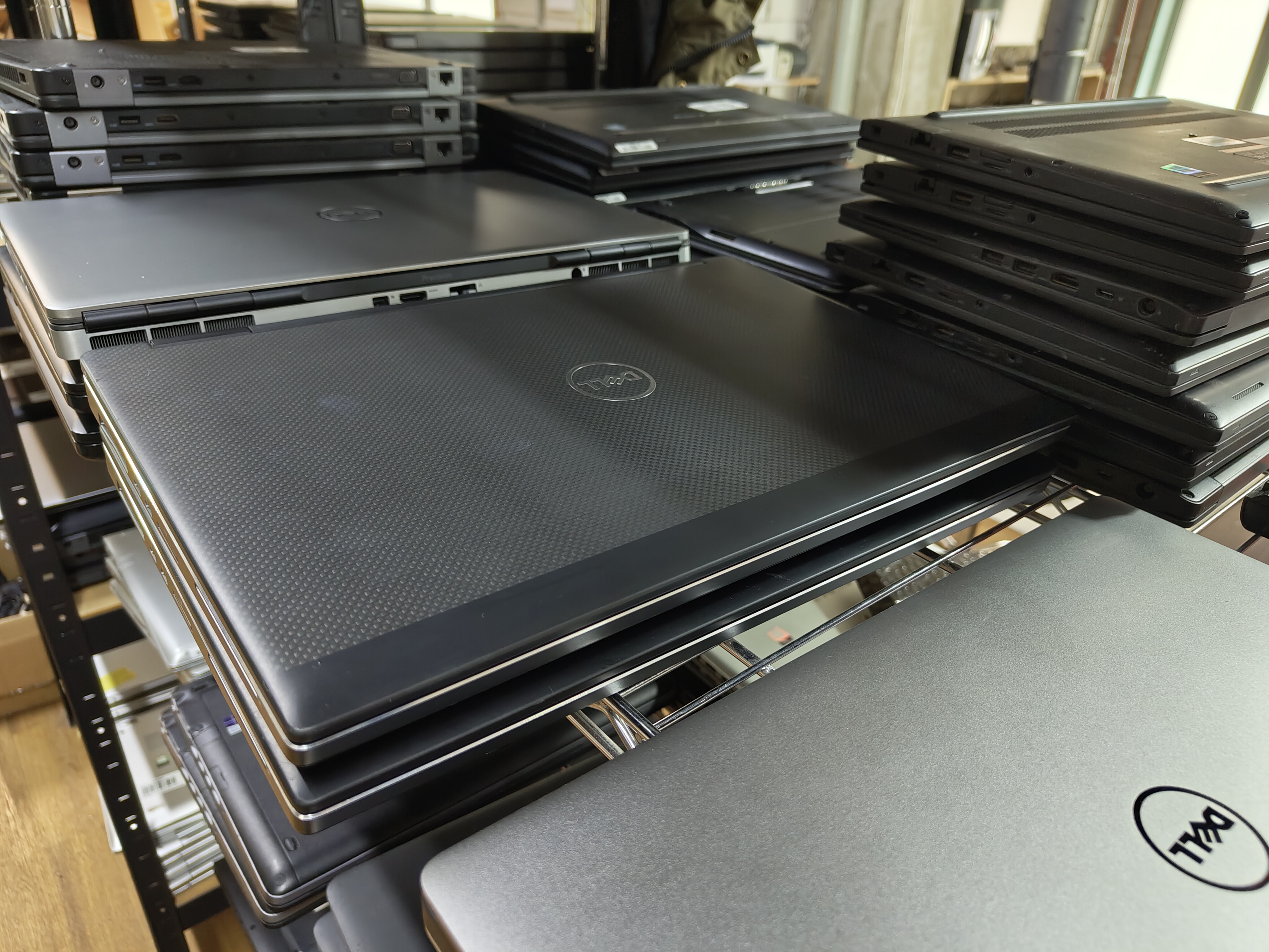 Dell Precision 7530 Core i7 8750H / NVIDIA Quadro P3200 - фото 4