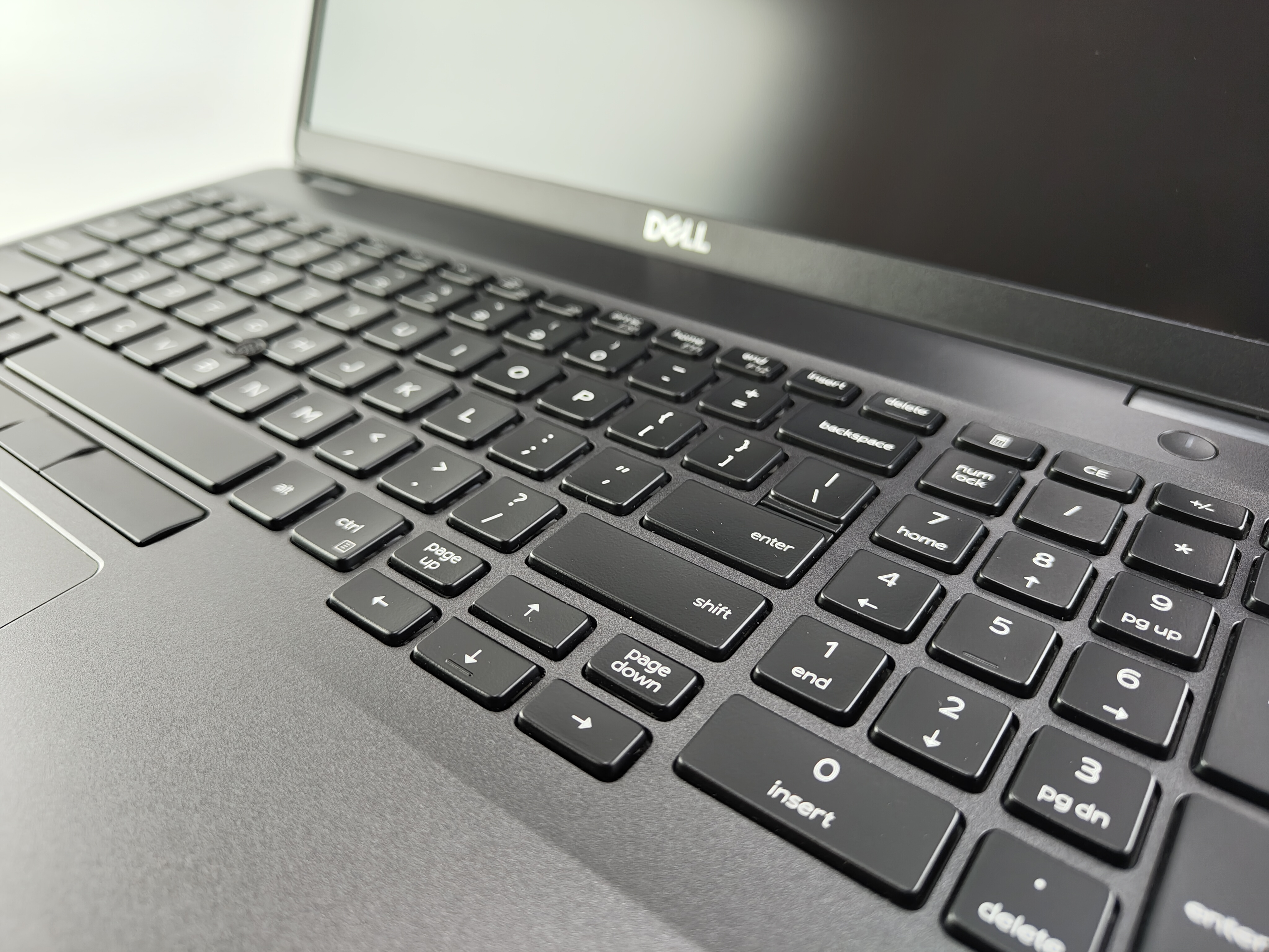 Dell Precision 3541 Core i9 9880H / NVIDIA Quadro P600 - фото 2