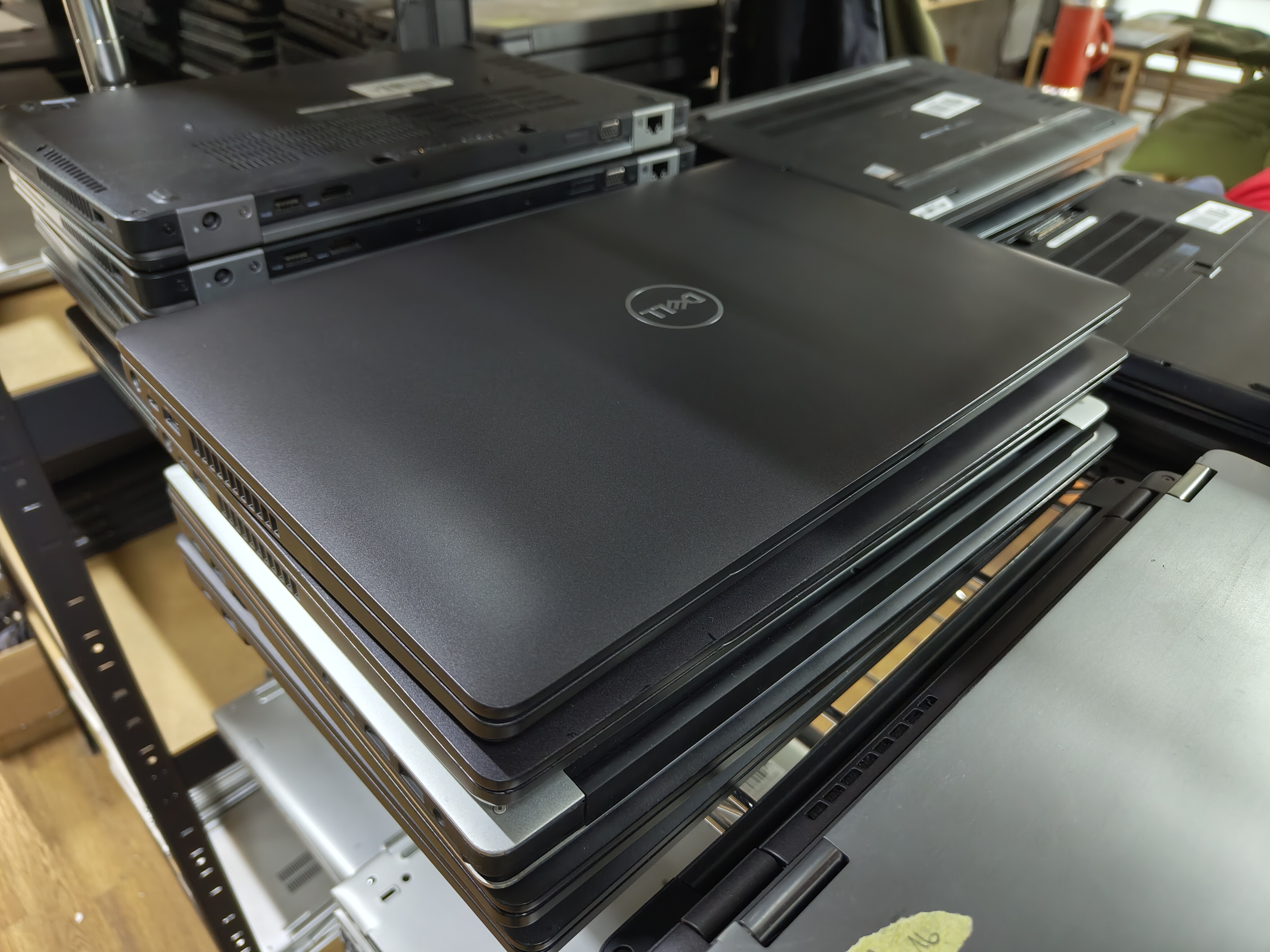 Dell Precision 3541 Core i9 9880H / NVIDIA Quadro P600 - фото 4
